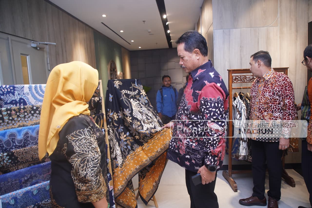 Wali Kota Maidi Hadiri Fashion Show, Apresiasi Desainer dan UMKM Lokal