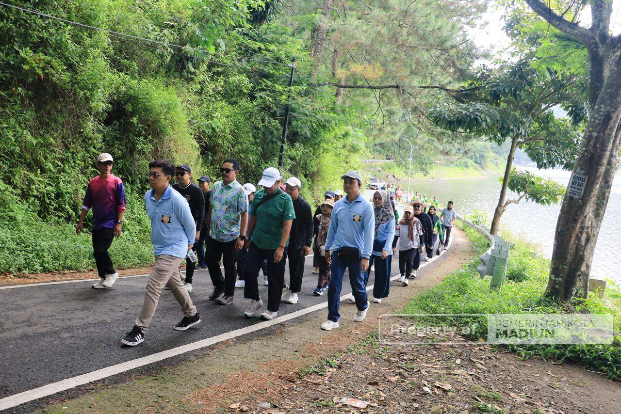 Perkuat Kualitas Pelayanan Publik, Wali Kota Gelar Pembinaan bagi Aparatur dan Pekerja Lapangan