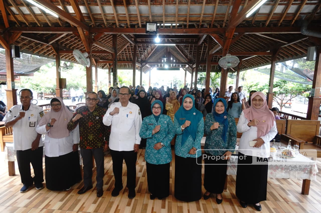 Tekan Angka Stunting dalam Peringatan HKN ke-61, Pemkot Madiun Ajak Ibu Hamil Rujakan
