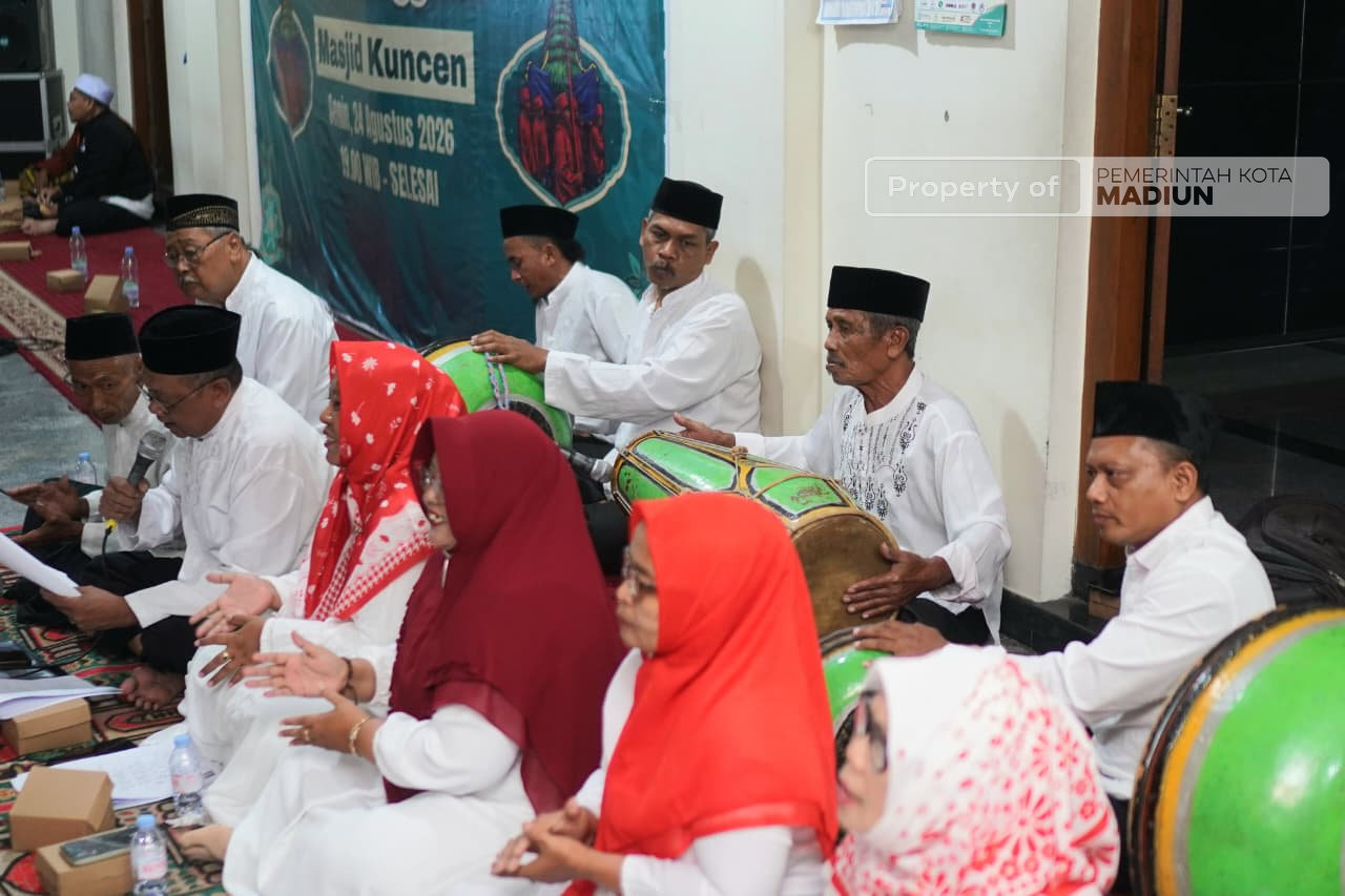 Hadiri Malam Manggulan Grebeg Maulud, Plt Wali Kota: Budaya Kita Harus Terus Dihidupkan