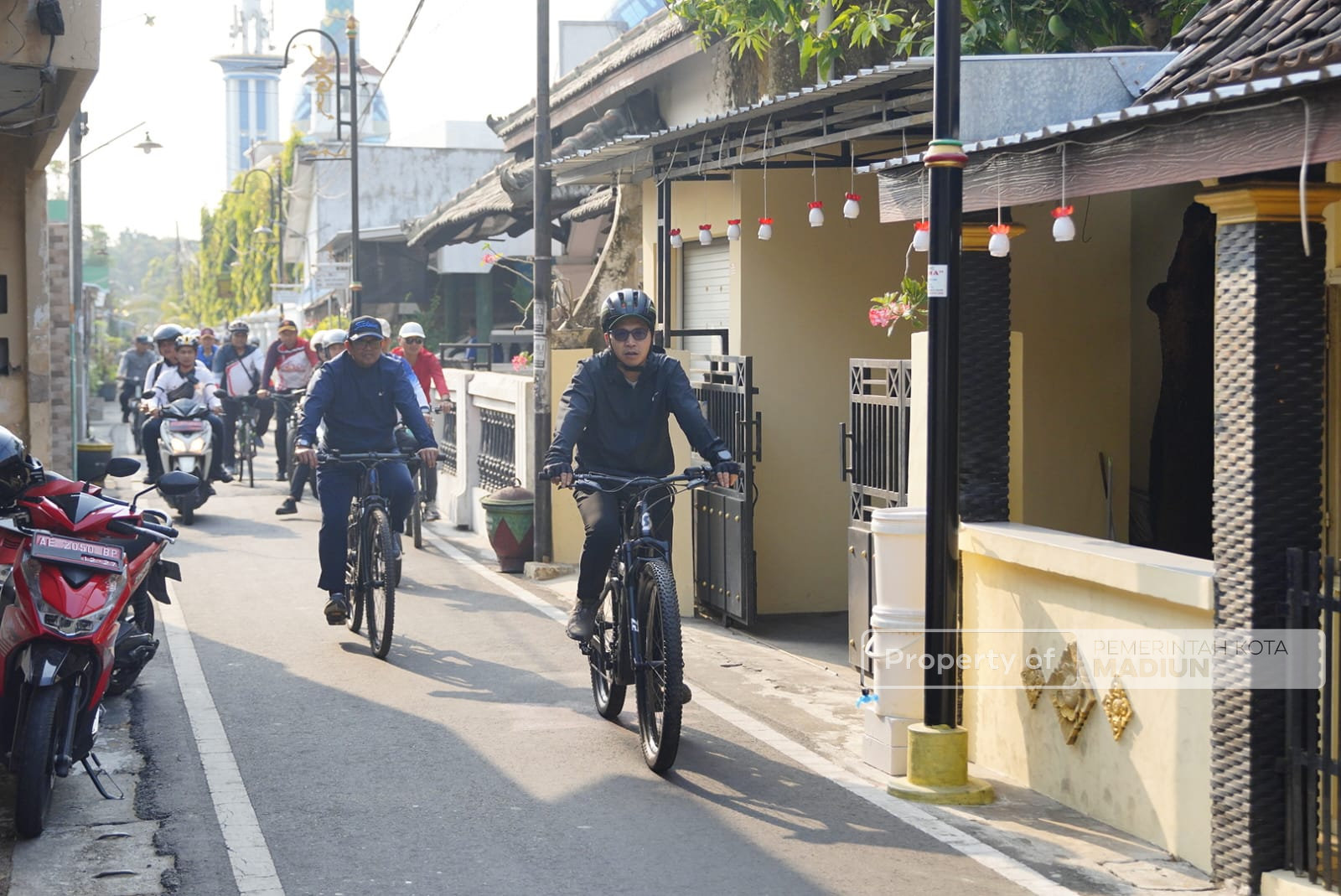 Tak Sekadar Gowes, Plt Wali Kota Temukan Persoalan dan Selesaikan di Tempat