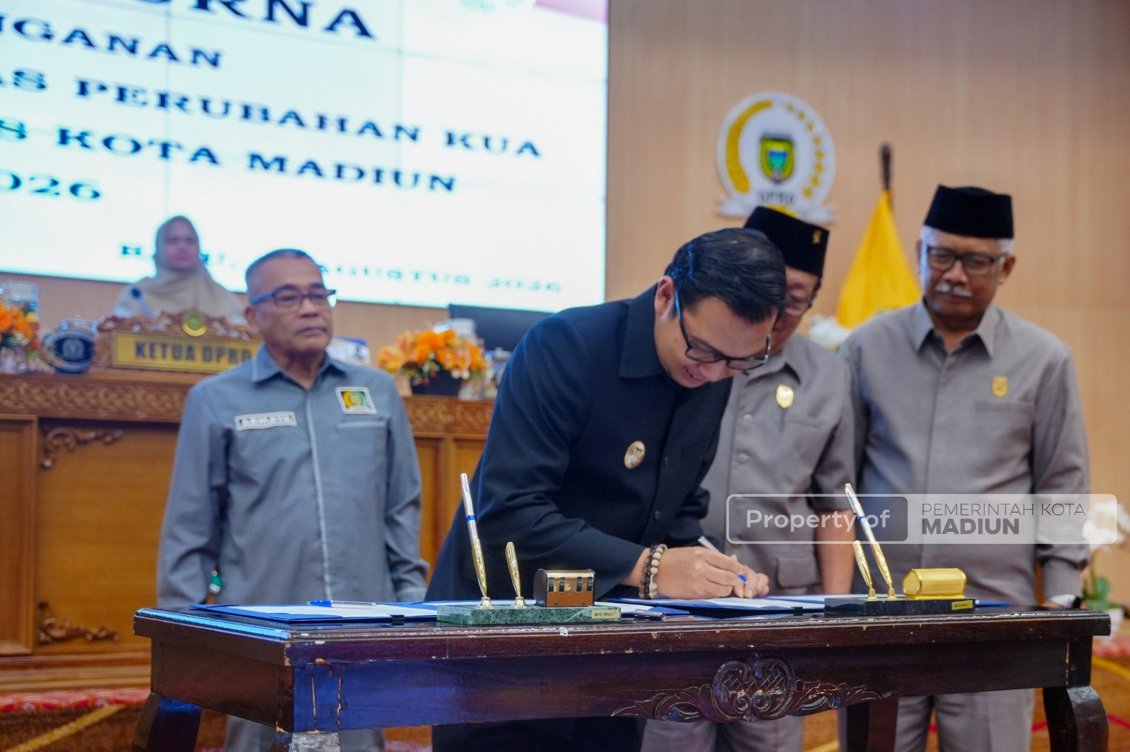 Penandatanganan Nota Kesepakatan Atas Perubahan KUA-PPAS 2026, Plt Wali Kota Tekankan Penguatan Fondasi Pembangunan