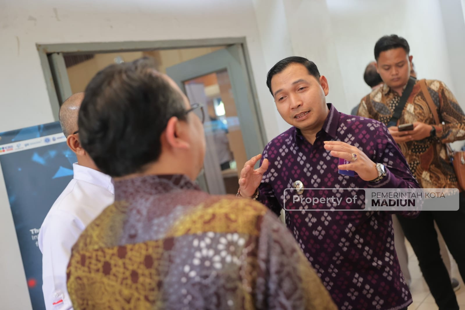 Hadiri Konferensi Internasional ICISS 2025, Wawali Sambut Baik Teknologi AI Untuk Pemerintahan