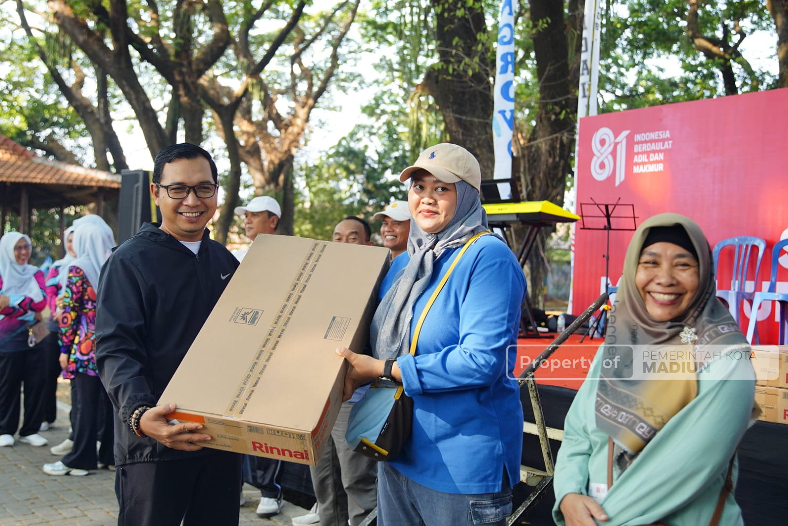 Plt Wali Kota Madiun Perkuat Sinergi BUMD Lewat Jalan Santai HUT ke-81 RI