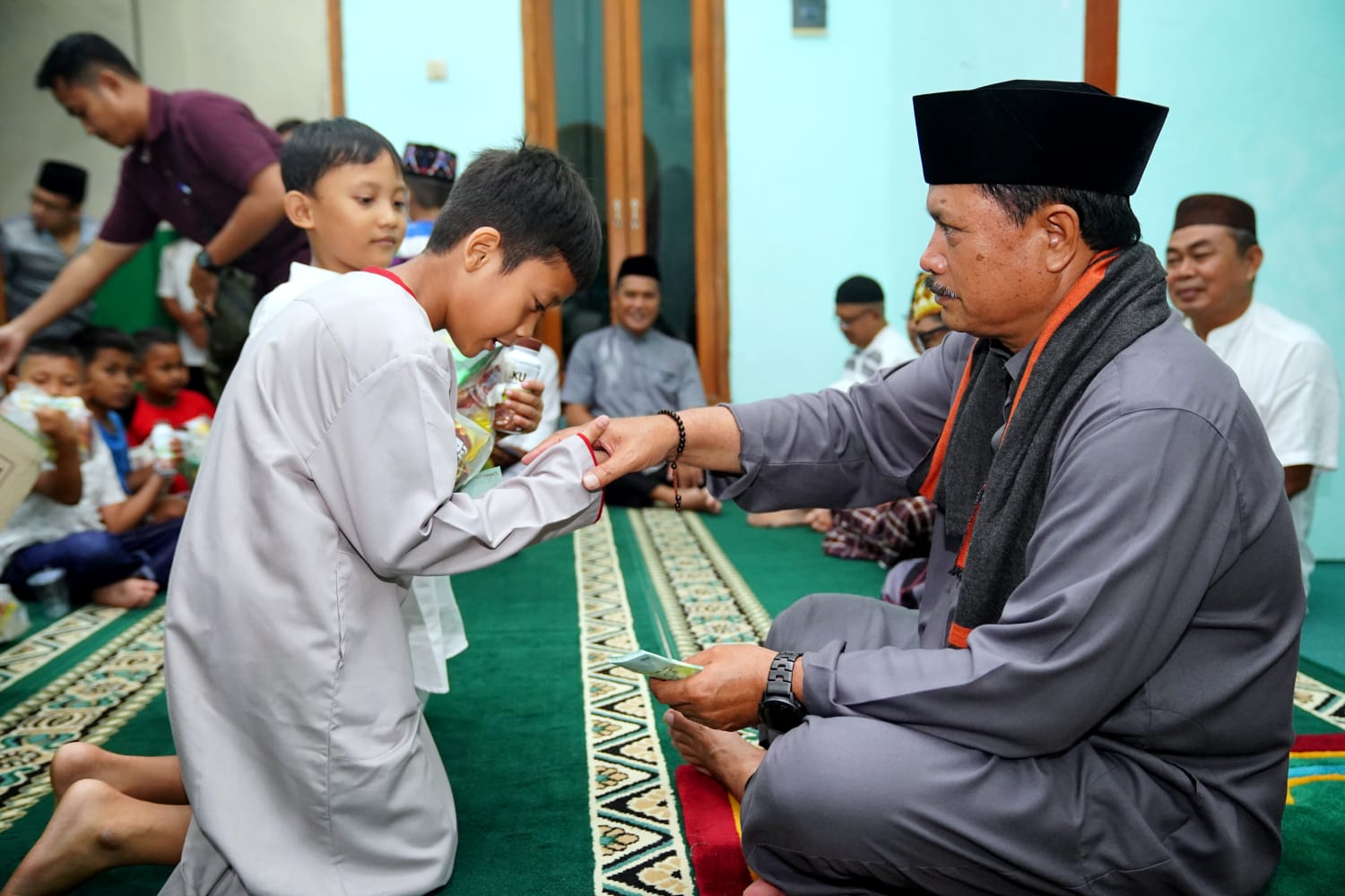 Salat Isya di Musala Ar-Rahman, Wali Kota Juga Serap Berbagai Usulan