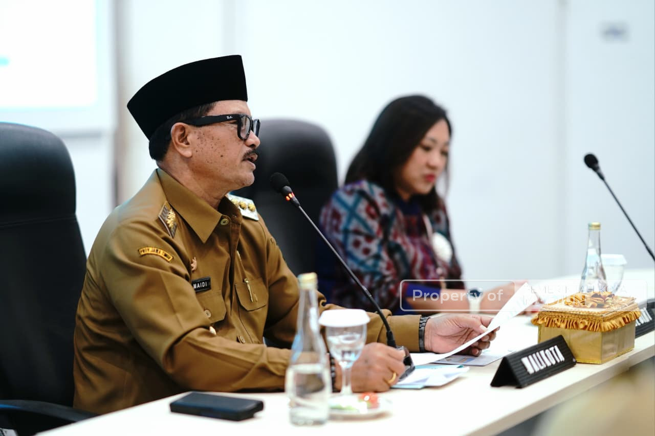 Pastikan Stabilitas Harga Jelang Nataru 2026, Wali Kota Pimpin HLM TPID Kota Madiun