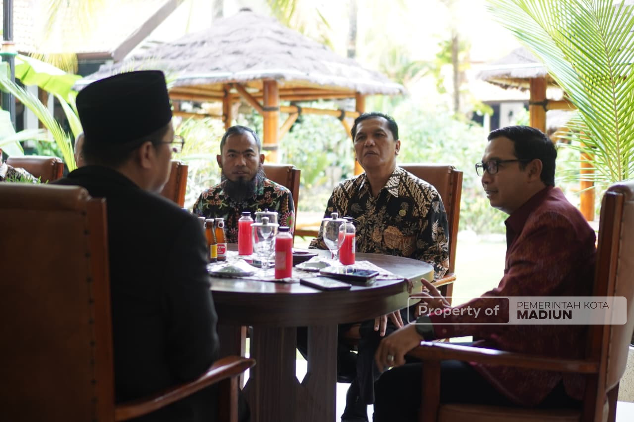 Terima Audiensi Kementerian Haji dan Umrah, Plt Wali Kota Dorong Peningkatan Daya Saing UMKM Lokal Menuju Ekosistem Haji dan Umrah