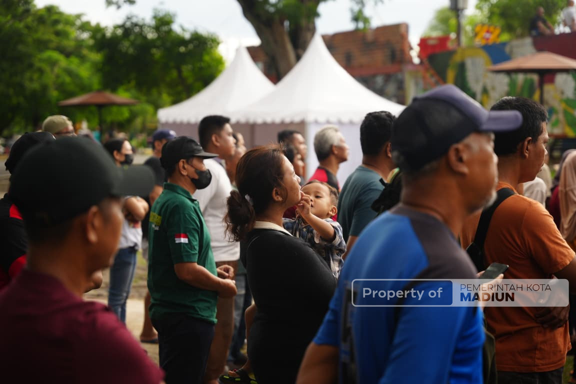 Wali Kota Madiun Lakukan Pembinaan, Tegaskan Penataan Pedagang Taman Bantaran Menuju Kawasan Strategis 2026