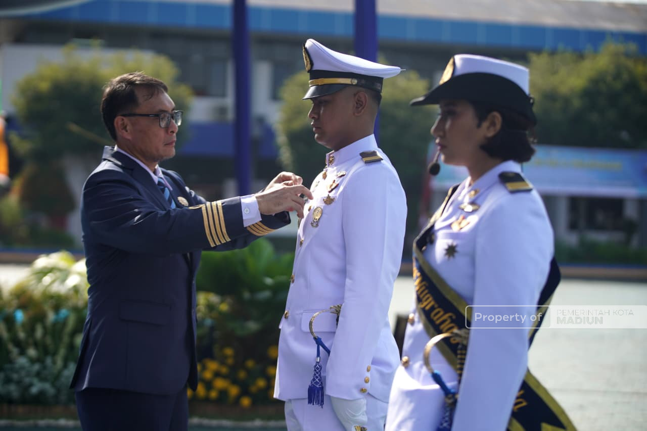 Hadiri Wisuda ke-102 PIP Semarang, Pemkot Madiun Teken MoU Pengembangan SDM Transportasi