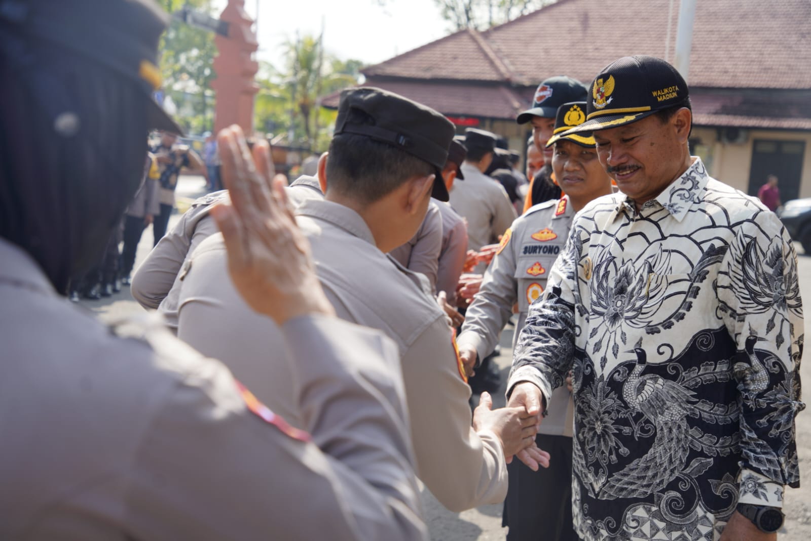 Peletakan Batu Pertama Gedung Polres Madiun Kota, Wali Kota Juga Resmikan Musala