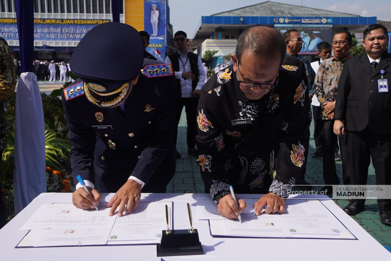 Hadiri Wisuda ke-102 PIP Semarang, Pemkot Madiun Teken MoU Pengembangan SDM Transportasi
