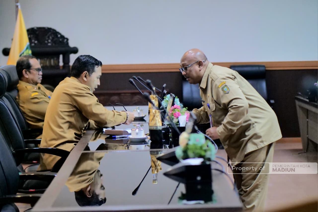 Plt Wali Kota Madiun Pacu Kinerja OPD Lewat Apel dan Rakor di Balai Kota