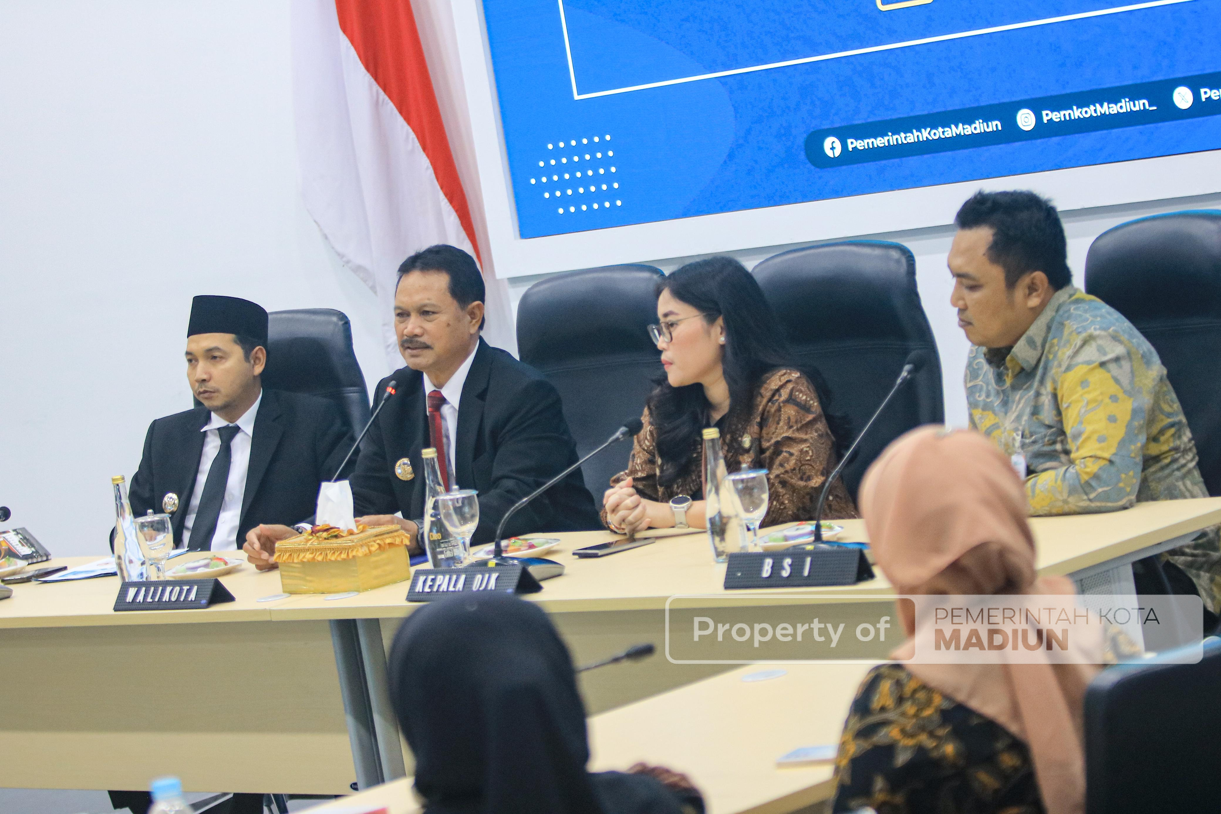 Perkuat Literasi Keuangan, Wali Kota Maidi Apresiasi Sinergi OJK dan Pemda