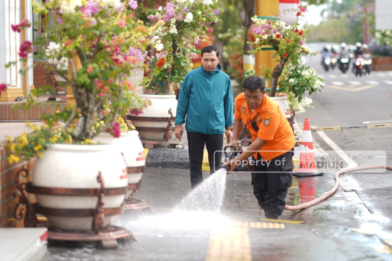 Wujudkan Kota Bersih, Wawali Pantau Kerja Bakti Jumat Pagi