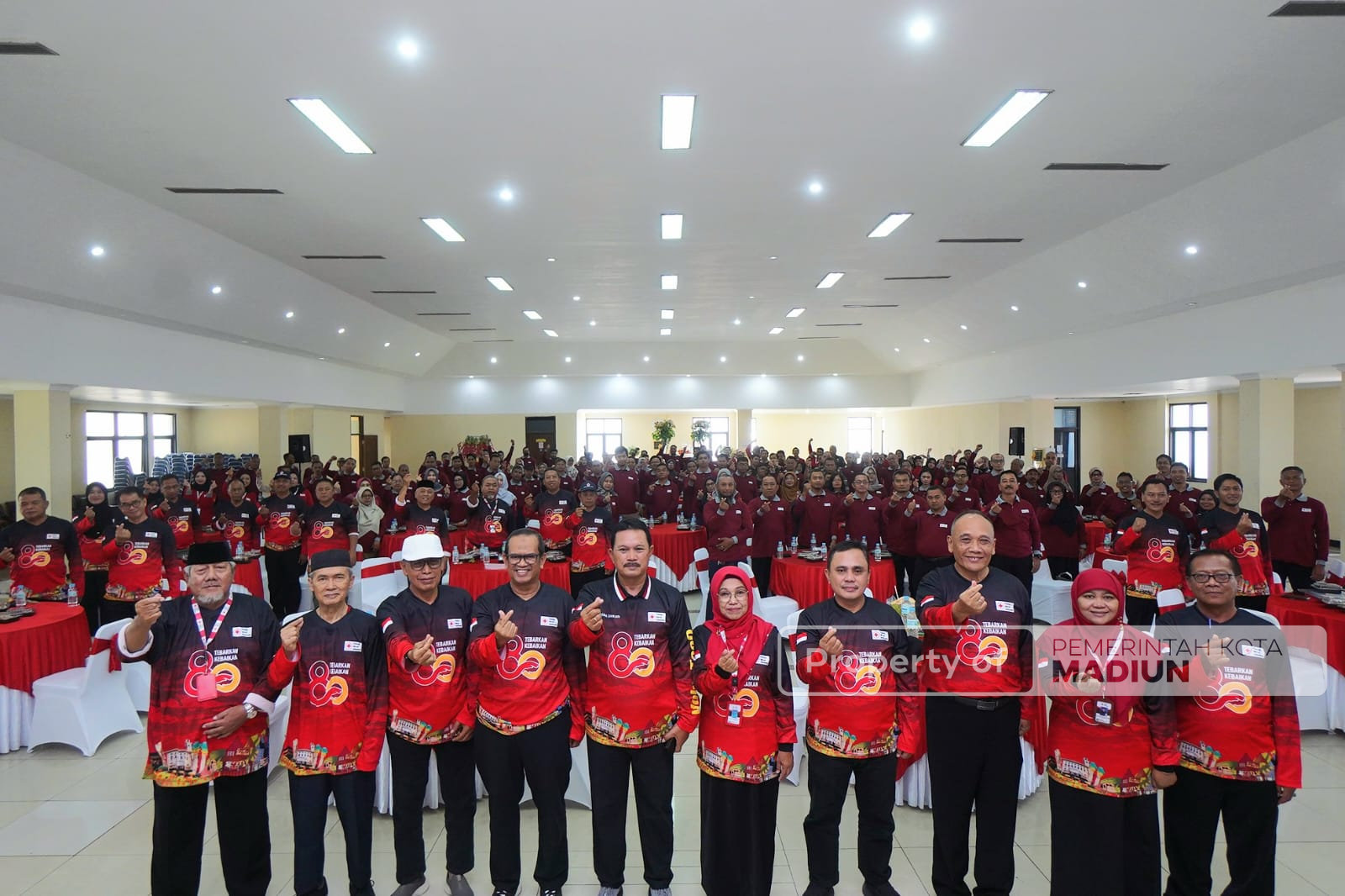 Hadiri HUT ke-80 PMI, Wali Kota Madiun Apresiasi Pendonor Setia dan Bagikan Penghargaan