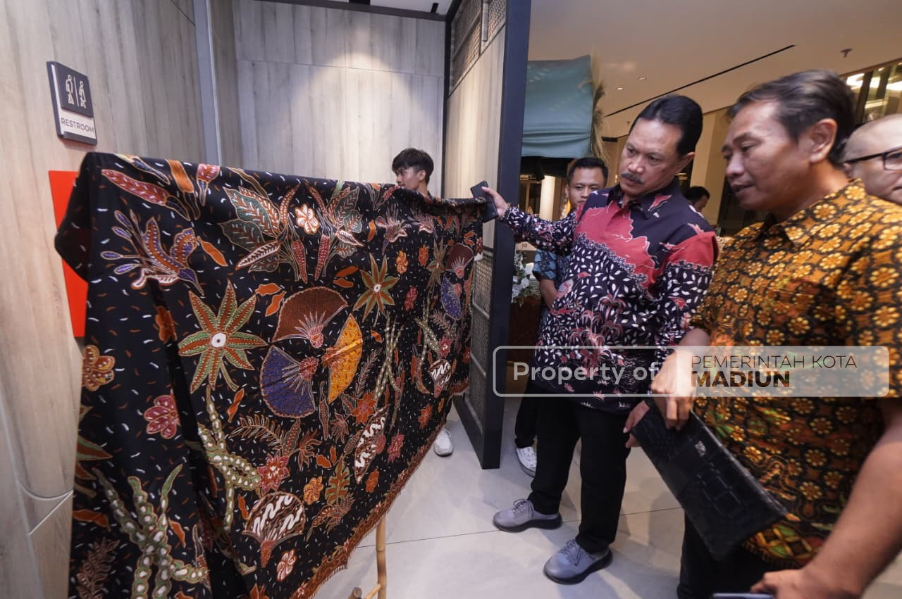 Wali Kota Maidi Hadiri Fashion Show, Apresiasi Desainer dan UMKM Lokal
