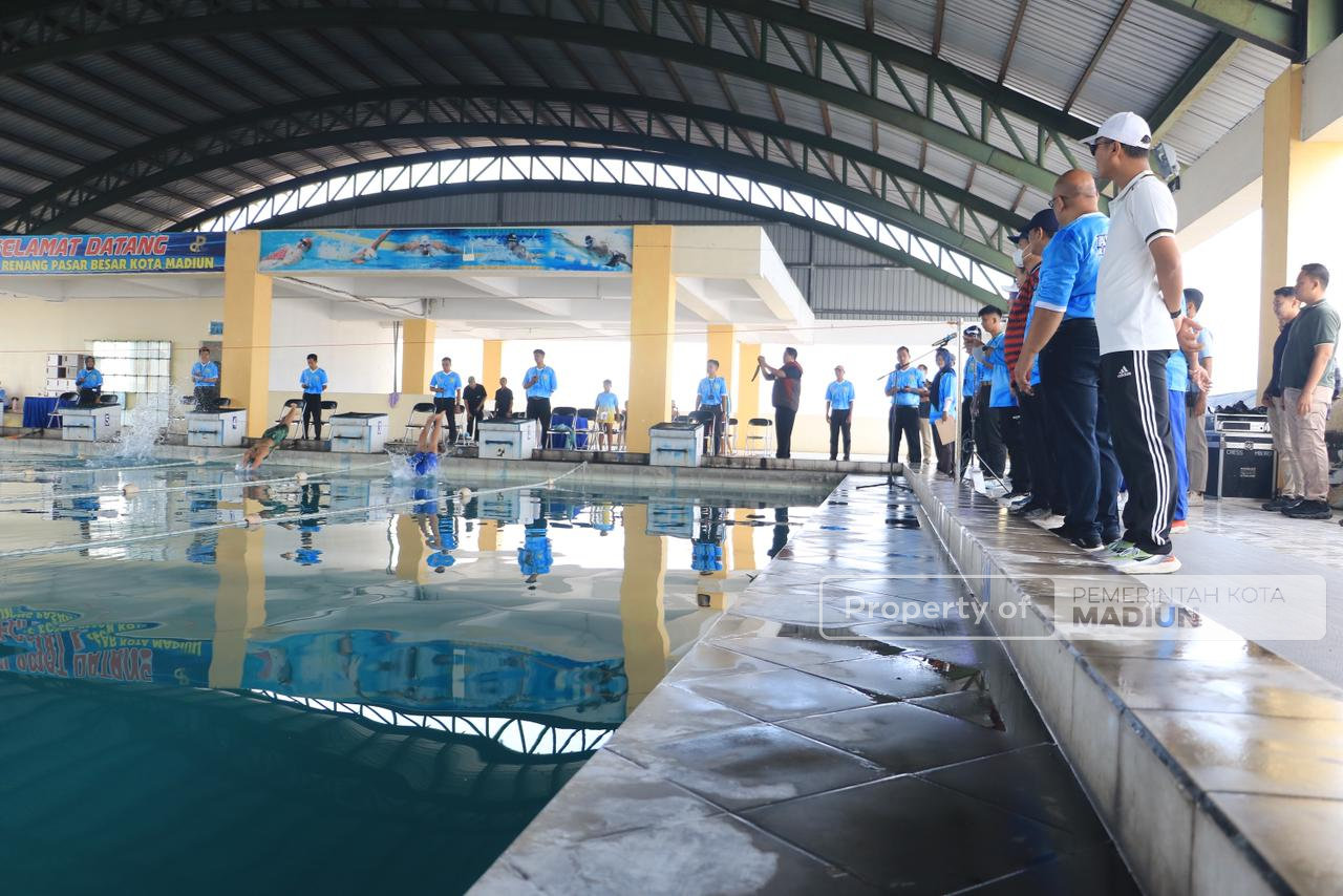 Buka Kejuaraan Renang 2025, Wali Kota Maidi Dorong Pembinaan Atlet Sejak Dini