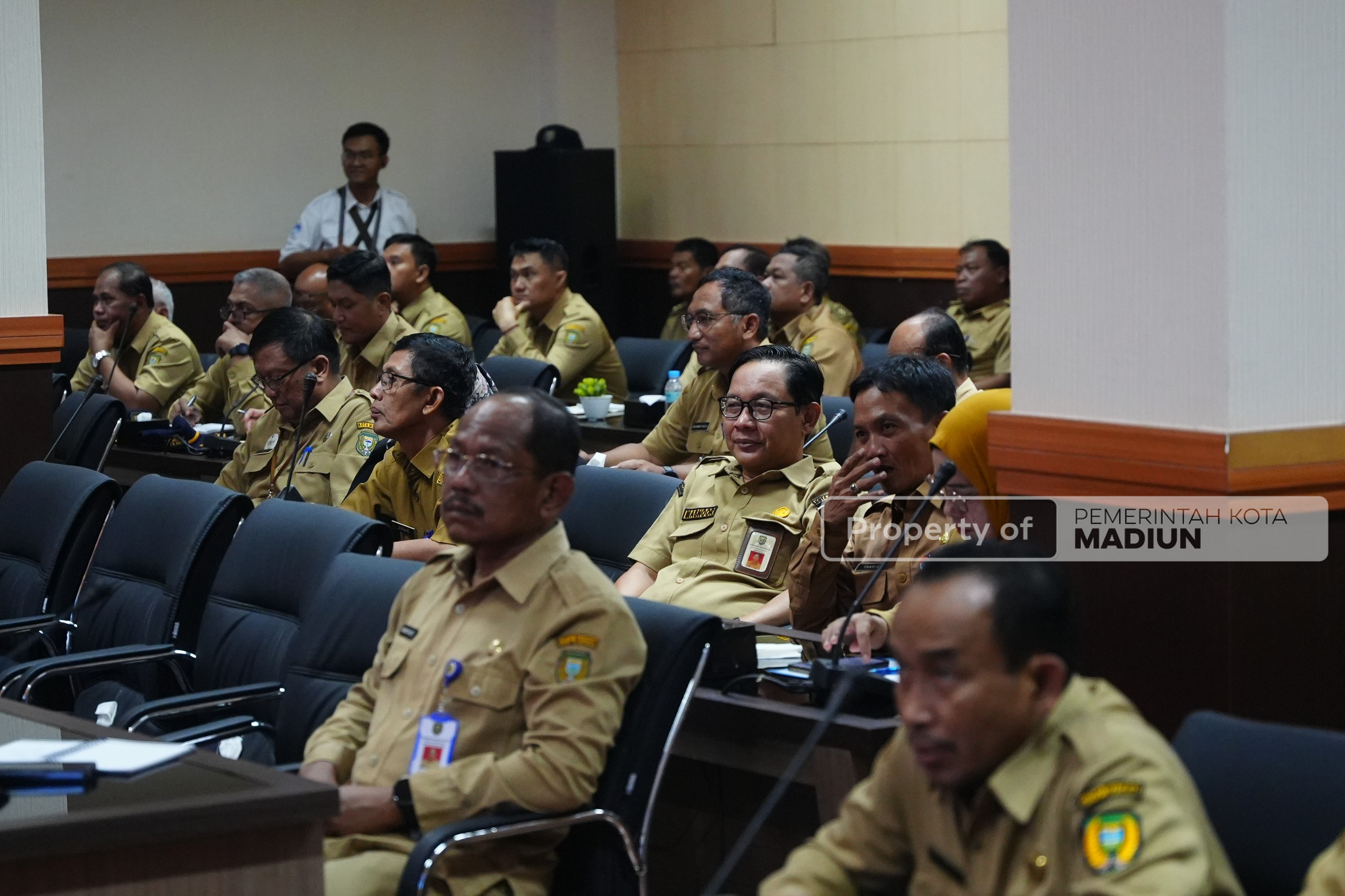 Pimpin Rapat Dinas Jelang Pergantian Tahun, Wali Kota Madiun Tekankan Kenyamanan Fasum Sambut Wisatawan