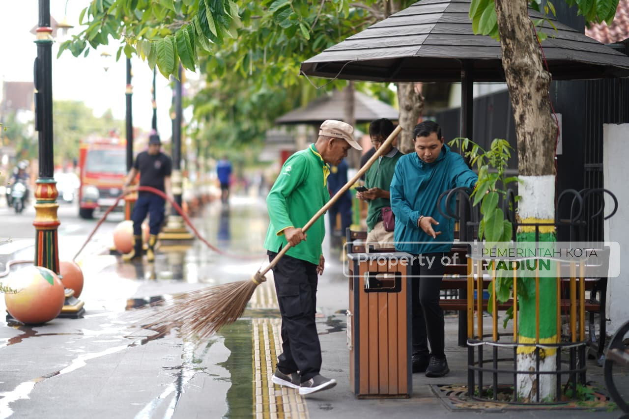 Wujudkan Kota Bersih, Wawali Pantau Kerja Bakti Jumat Pagi