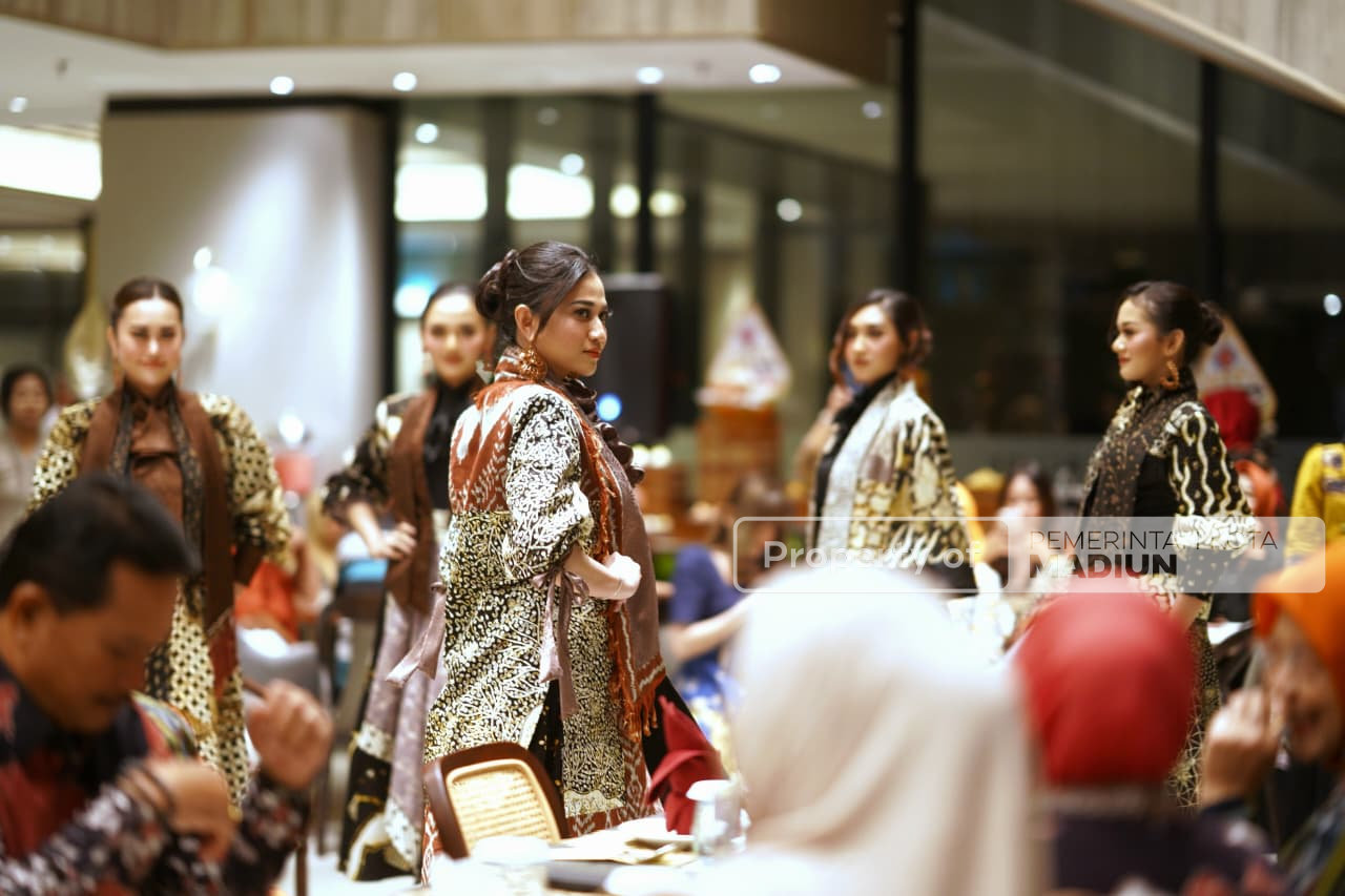 Wali Kota Maidi Hadiri Fashion Show, Apresiasi Desainer dan UMKM Lokal