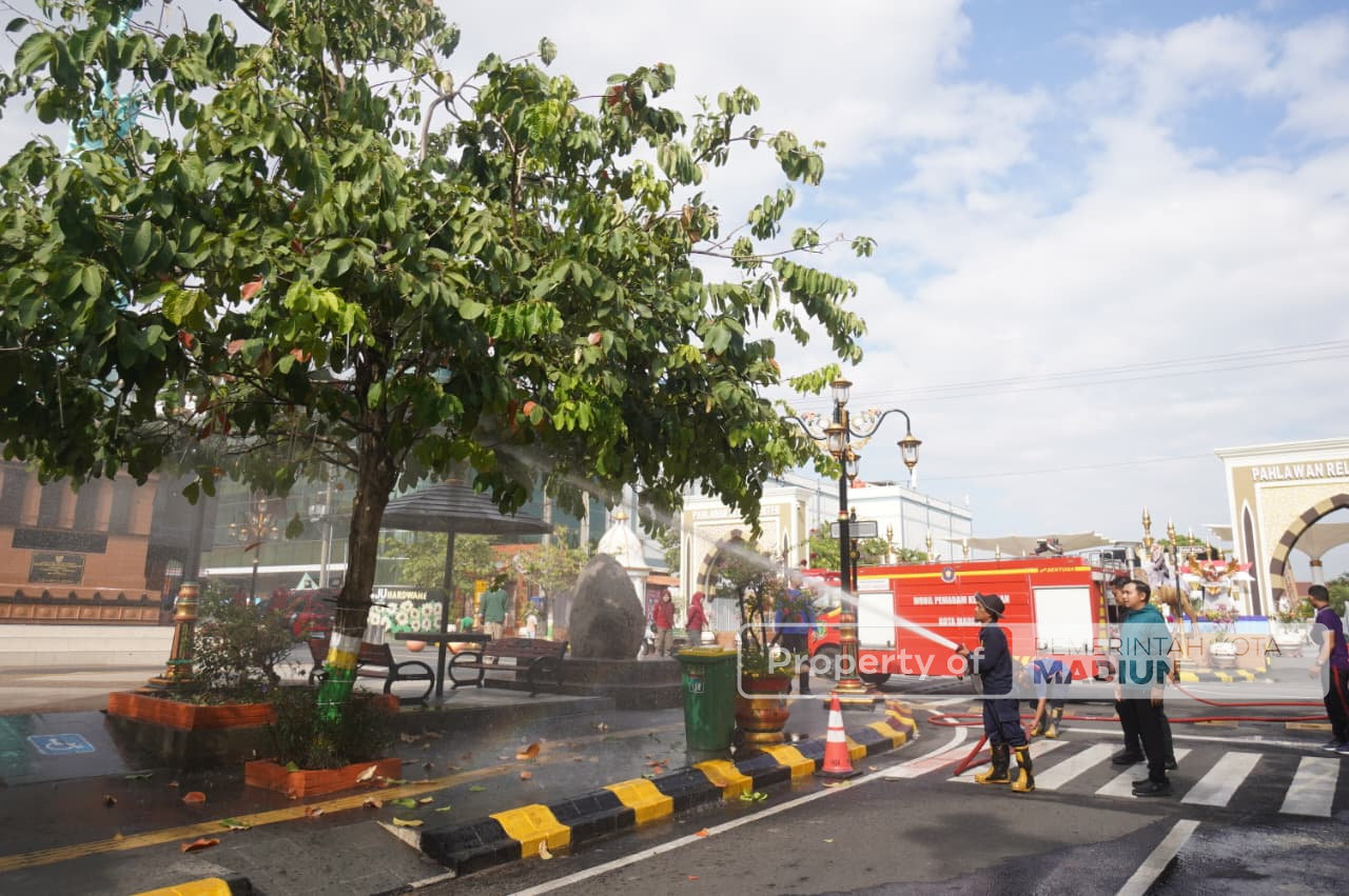 Wujudkan Kota Bersih, Wawali Pantau Kerja Bakti Jumat Pagi